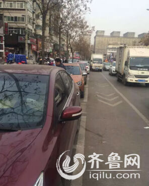 ����ɽʦ��·��ͣ���������� �շ���Ա��ֻ�ܽ�����