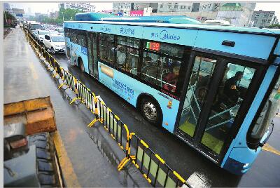 ��ʮ·ʩ����������ӵ����ʹ��